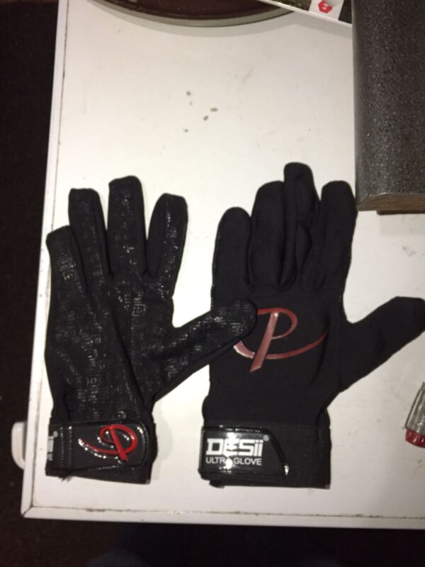 Desii full hand glove